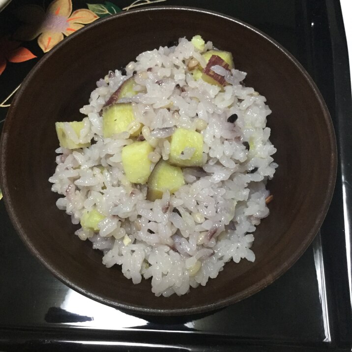 白だしでサツマイモの雑穀ご飯 レシピ 作り方 By あーるいーあい0153 楽天レシピ 白だしでサツマイモの雑穀ご飯 レシピ 作り方 By あーるいーあい0153 楽天レシピ